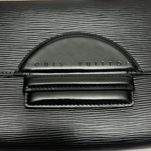 Vintage Louis Vuitton | Chaillot EPI Clutch - Picture 3 of 14